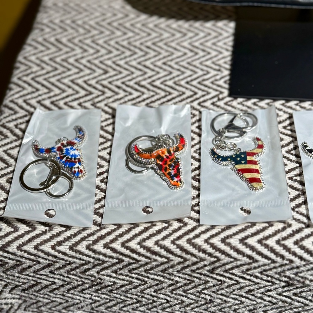 ❤️Buy Now❤️Western Bull Skull Enamel Bag Charm / Keychain - Picture 11 of 16